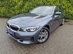 BMW 3-serie Touring - 330e High Executive