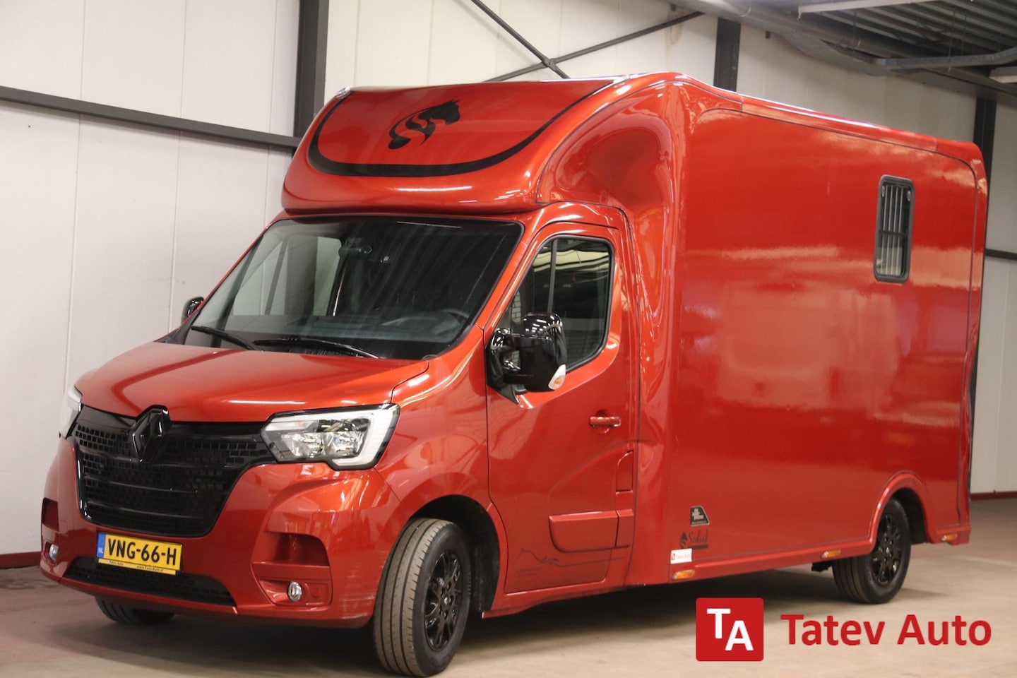 Renault Master - T35 2.3 dCi 180 Paardenwagen PAARDENVERVOER HENGST - AutoWereld.nl