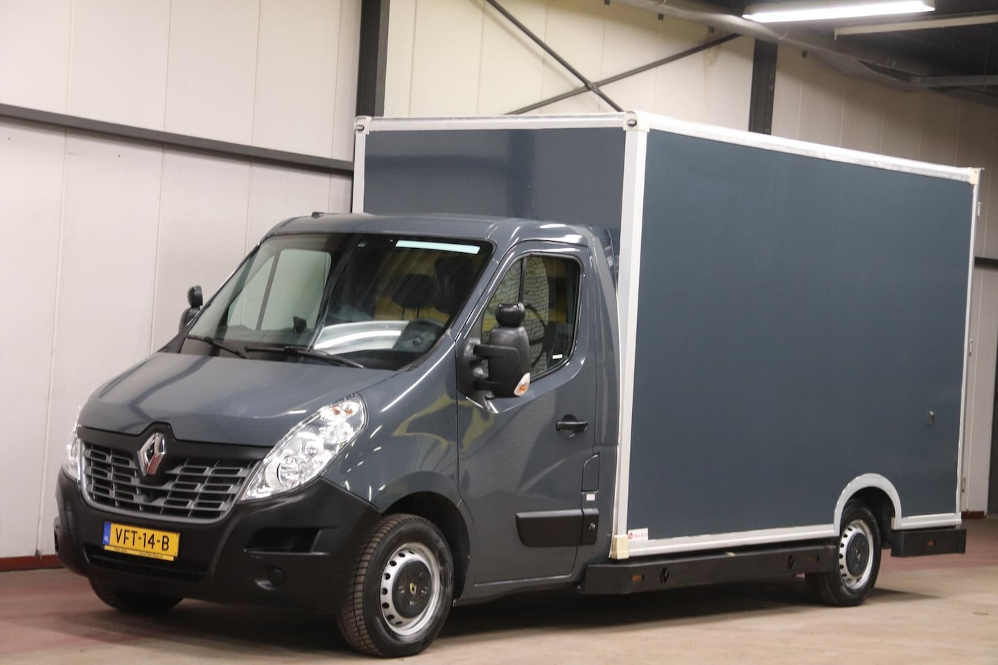 Renault Master - 170PK AUTOMAAT LOWLINER VERKOOPWAGEN PAARDENWAGEN - AutoWereld.nl