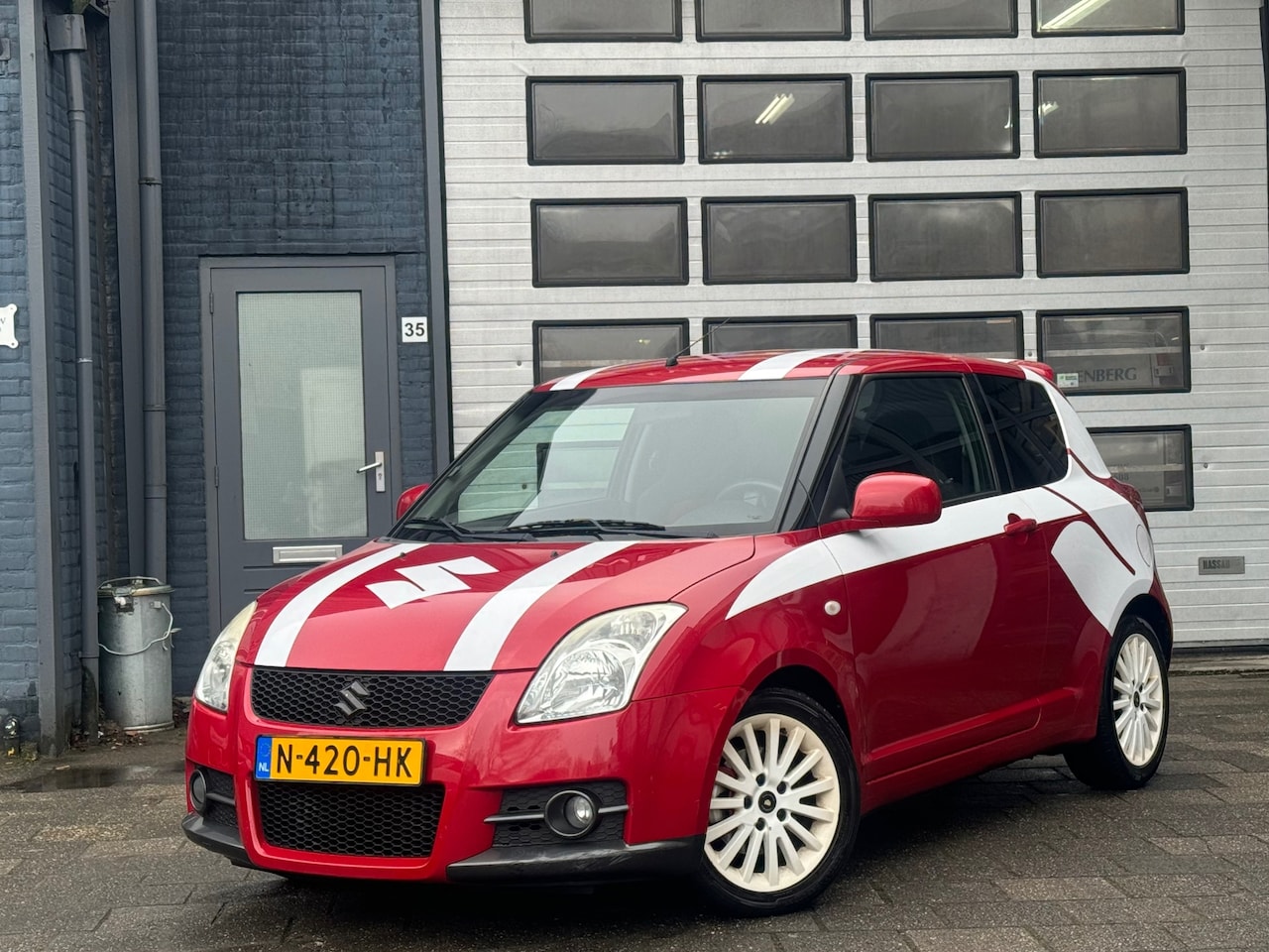 Suzuki Swift - 1.6 Sport | Clima | CarPlay | PDC | LMV - AutoWereld.nl