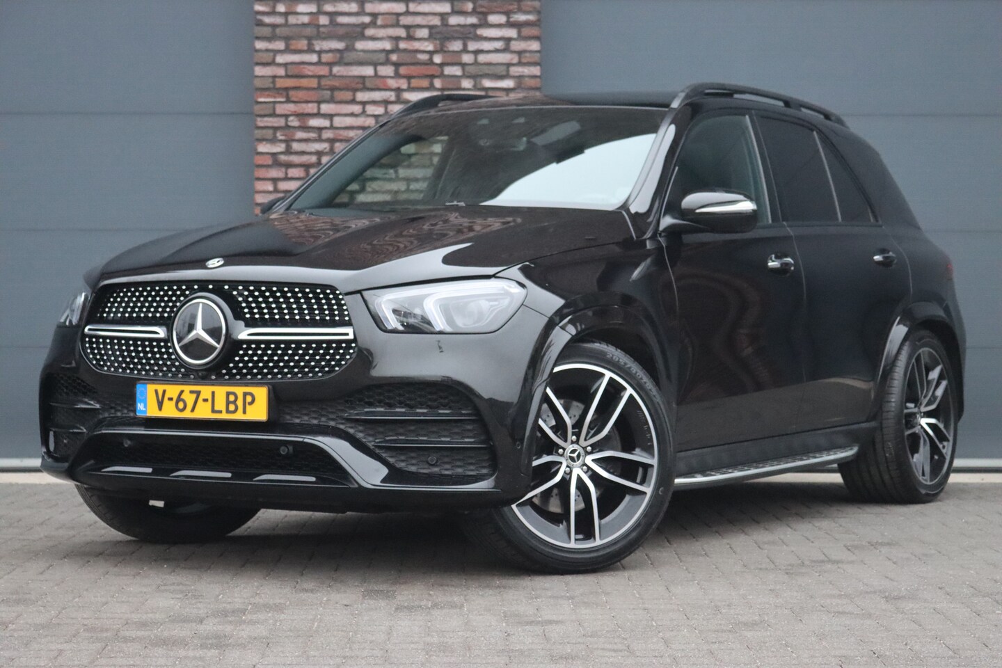 Mercedes-Benz GLE-Klasse - 400 d 4MATIC AMG Line Aut9 | Grijs Kenteken | Airmatic | Distronic+ | Panoramadak | Burmes - AutoWereld.nl