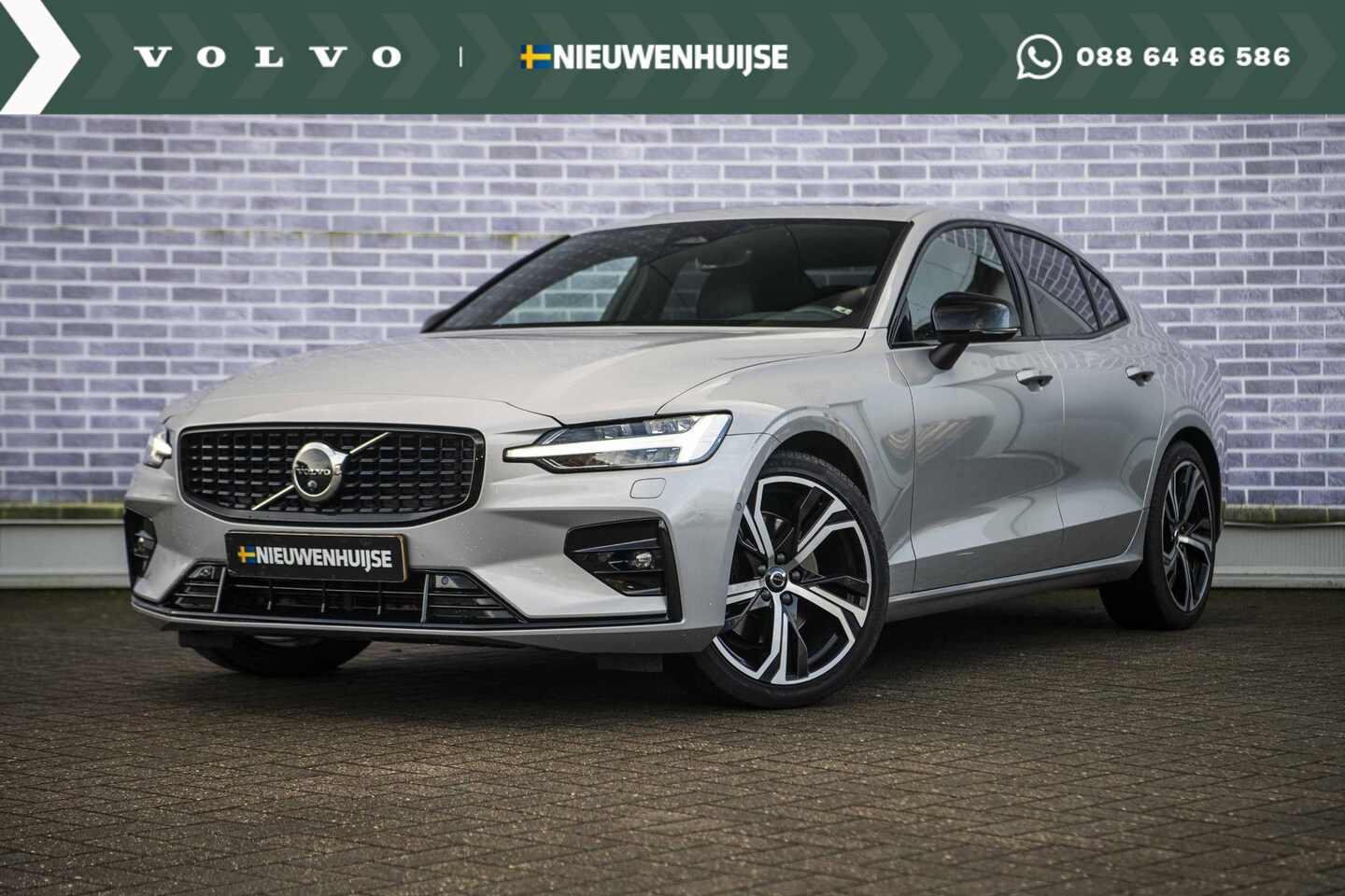 Volvo S60 - 2.0 B4 Ultimate Dark | Panoramadak | Head-up display | Adaptive cruise control | Stoel- en - AutoWereld.nl