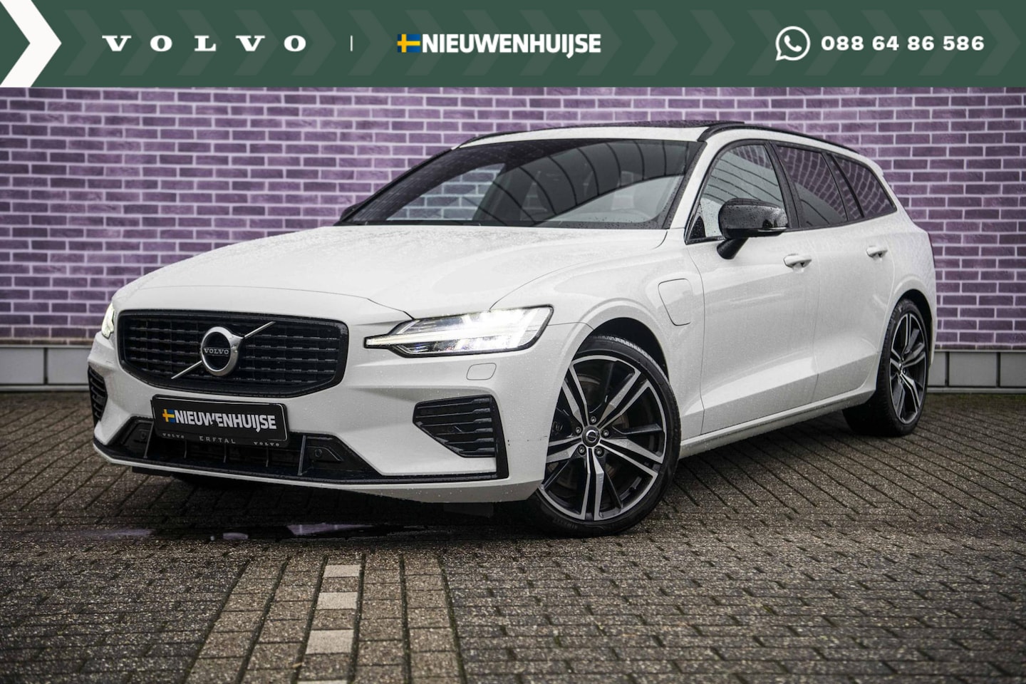 Volvo V60 - 2.0 T6 Recharge AWD R-Design | Panodak | Stoelverw | Adapt. Cruise | Camera | 19" | Getint - AutoWereld.nl