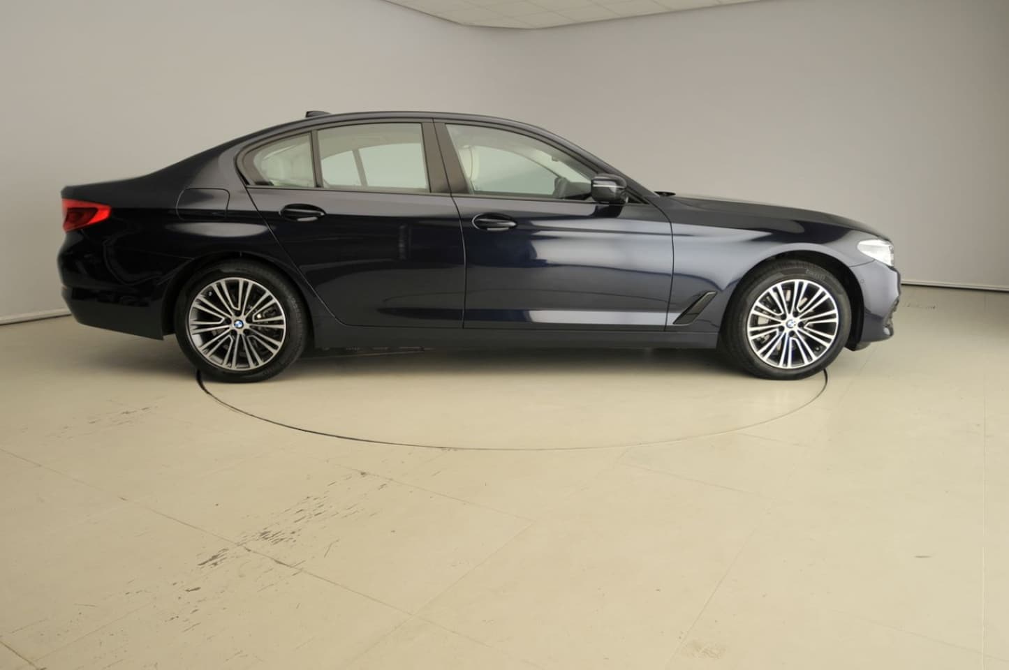 BMW 5-serie - 530e iPerformance High Executive - AutoWereld.nl