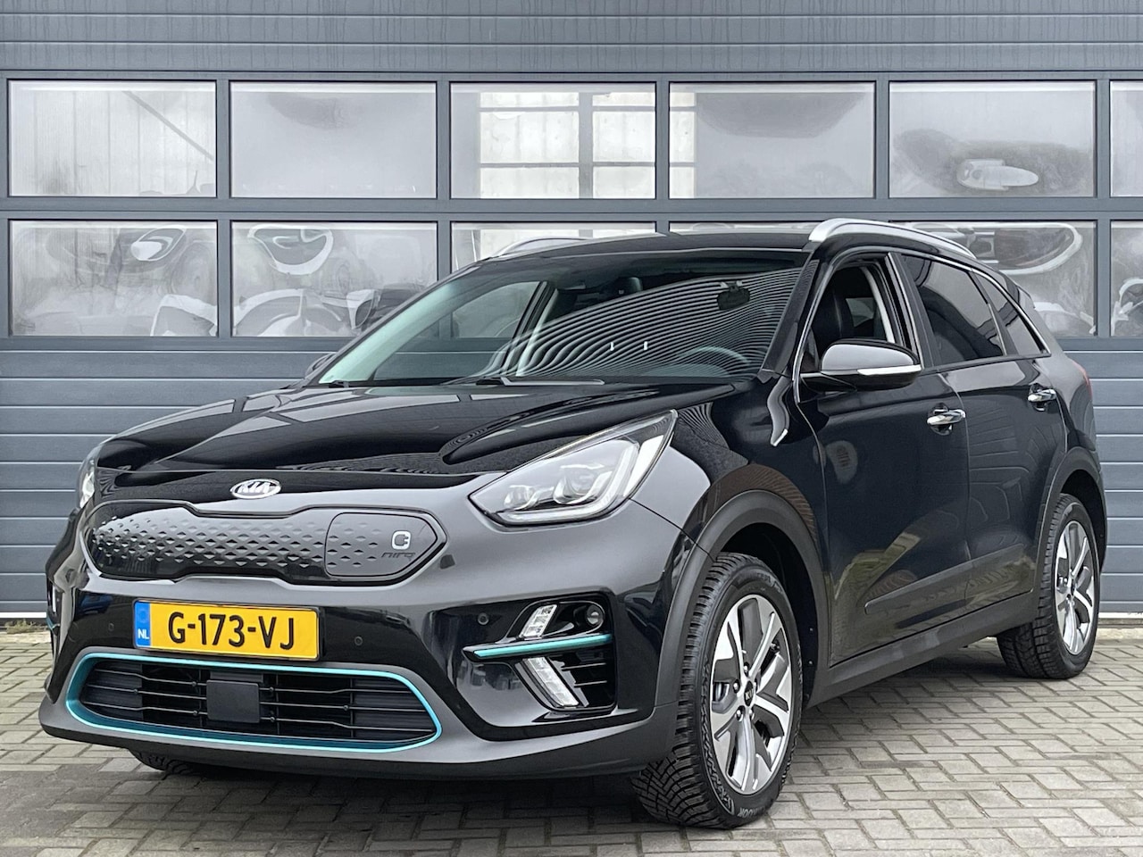 Kia e-Niro - EXECUTIVELINE 64 KWH I AUTOMAAT I APPLE/ANDROID I ACHTERUITRIJCAMERA I CLIMATE CONTROL - AutoWereld.nl