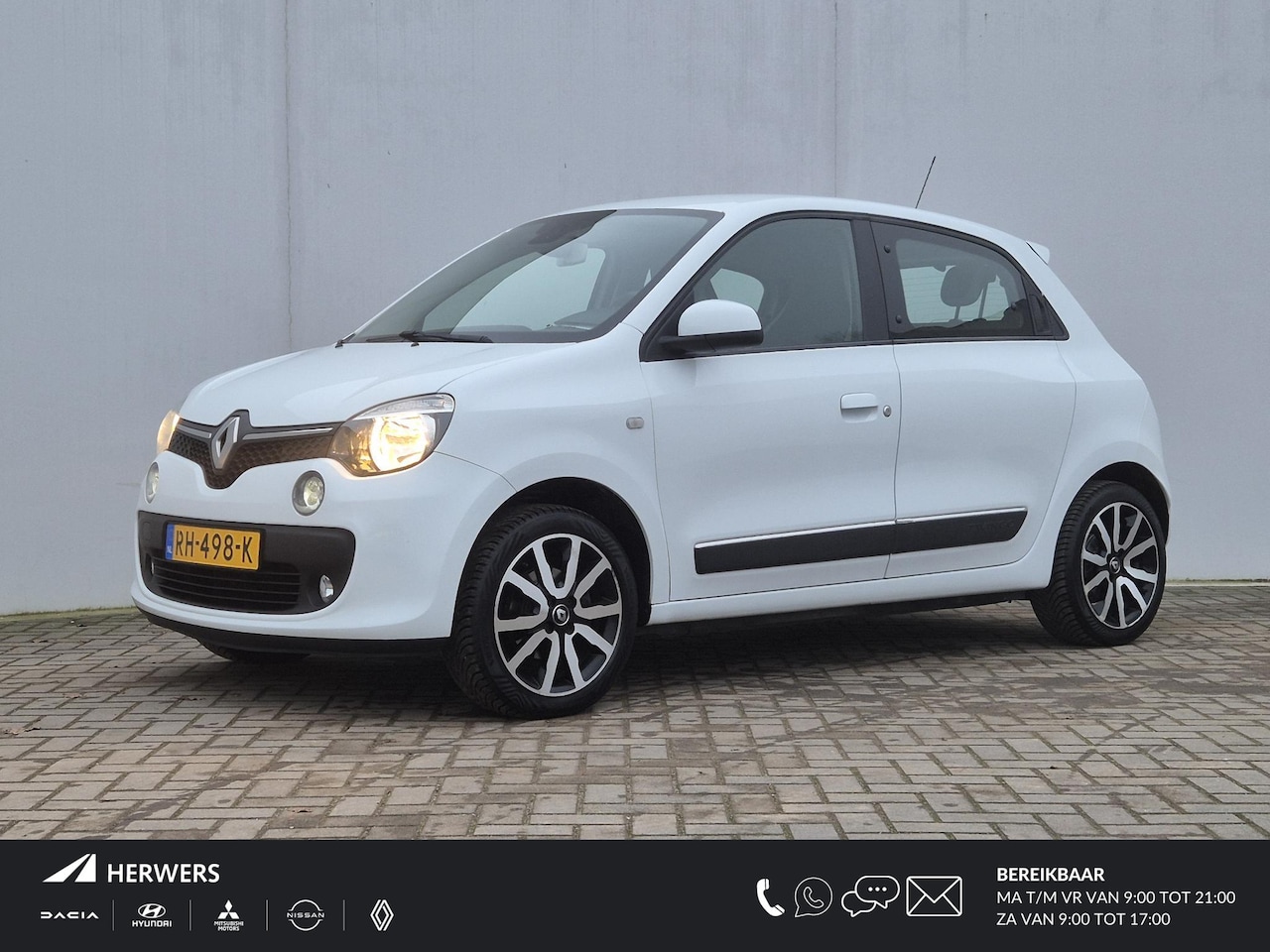 Renault Twingo - 1.0 SCe Intens Automaat / 16" Lmv met All season banden / Navigatie / Achterruitrijcamera - AutoWereld.nl