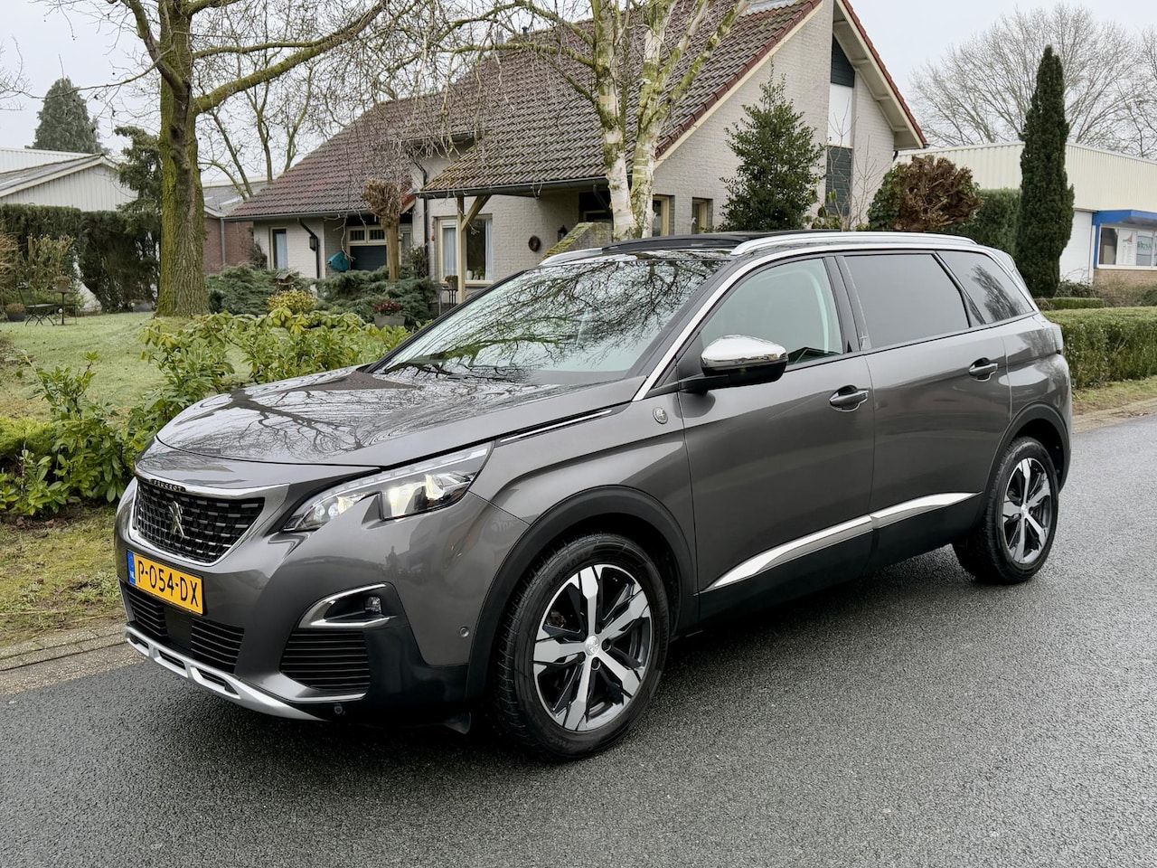 Peugeot 5008 - 1.2 PureTech 130PK 7p. Automaat•Pano•Trekhaak - AutoWereld.nl