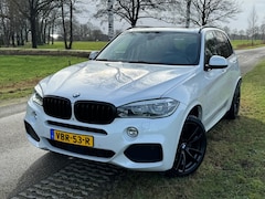 BMW X5 - XDRIVE30D / MSPORT / SOFTCLOSE / PANO / 2019 / GRIJS KENTEKEN