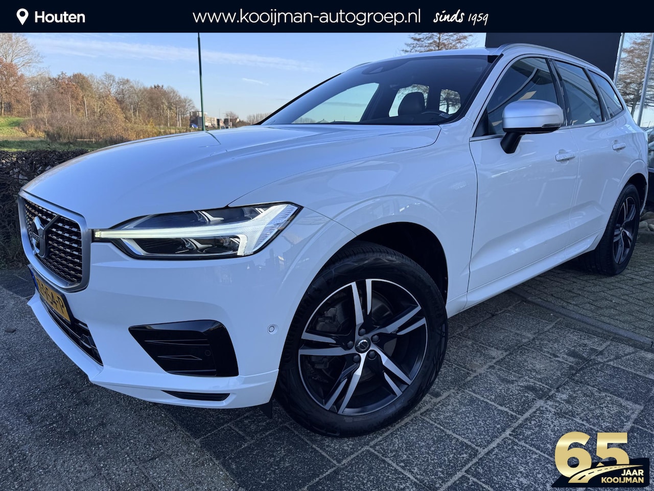 Volvo XC60 - 2.0 T5 R-Design | Eerste Eigenaar | Trekhaak | 360 Camera | Vol Leer | Panoramadak | Enz.. - AutoWereld.nl