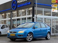 Ford Focus - 2.0 Cruise Airco Trekhaak 4x elek.ramen Topstaat Nieuwe APK Halfleder