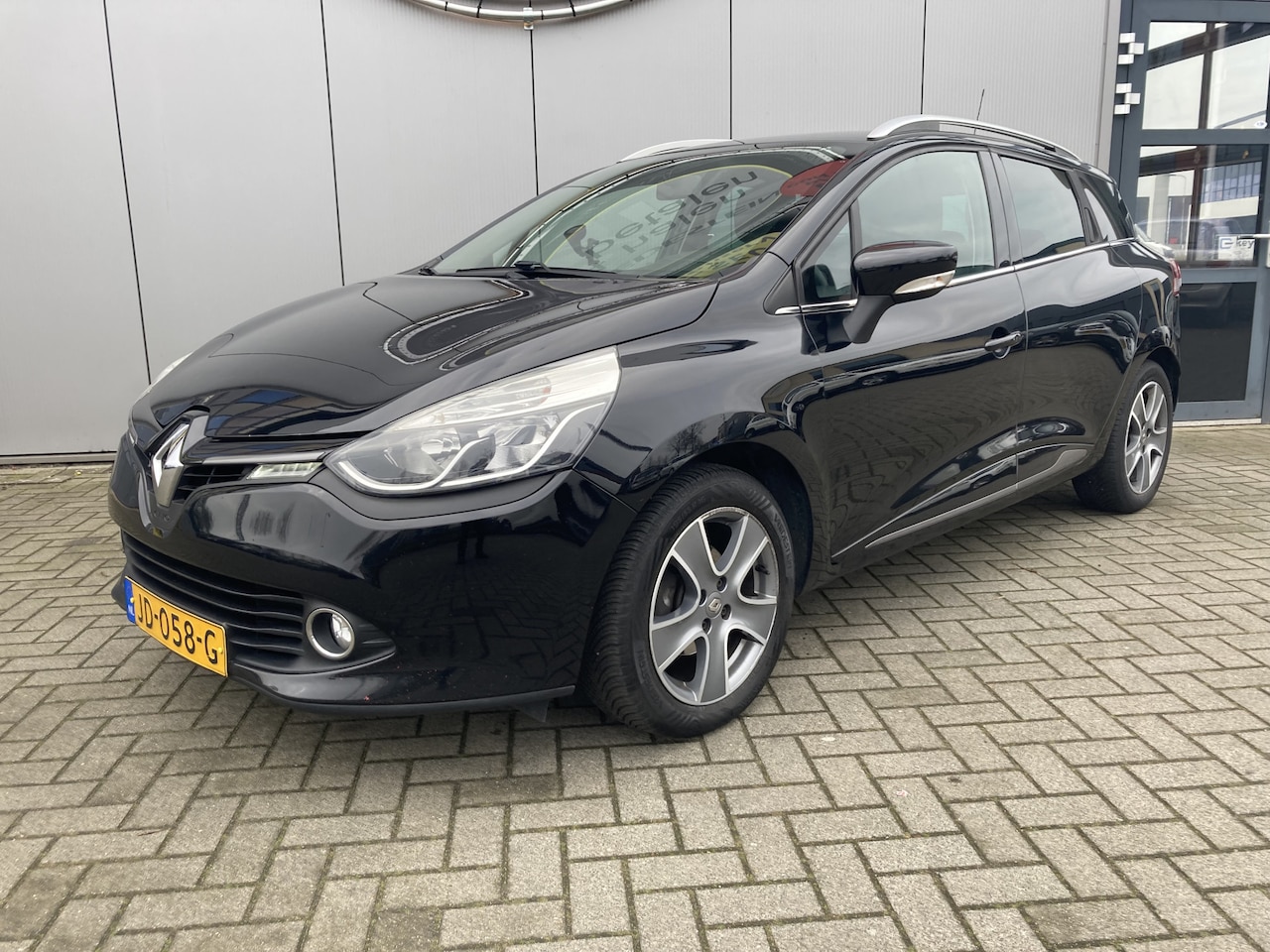 Renault Clio Estate - 0.9 Night&Day Airco | Cruise control | Navigatie - AutoWereld.nl