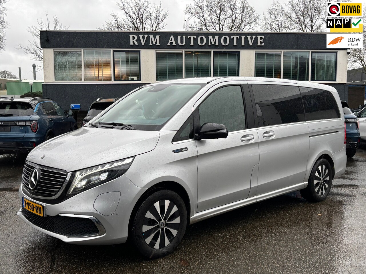 Mercedes-Benz EQV - 300 L2 90 kWh AVANTGARDE AMG styling ALL IN PRIJS! BURMESTER | ADD. CRUISE | PANO | LEDER - AutoWereld.nl