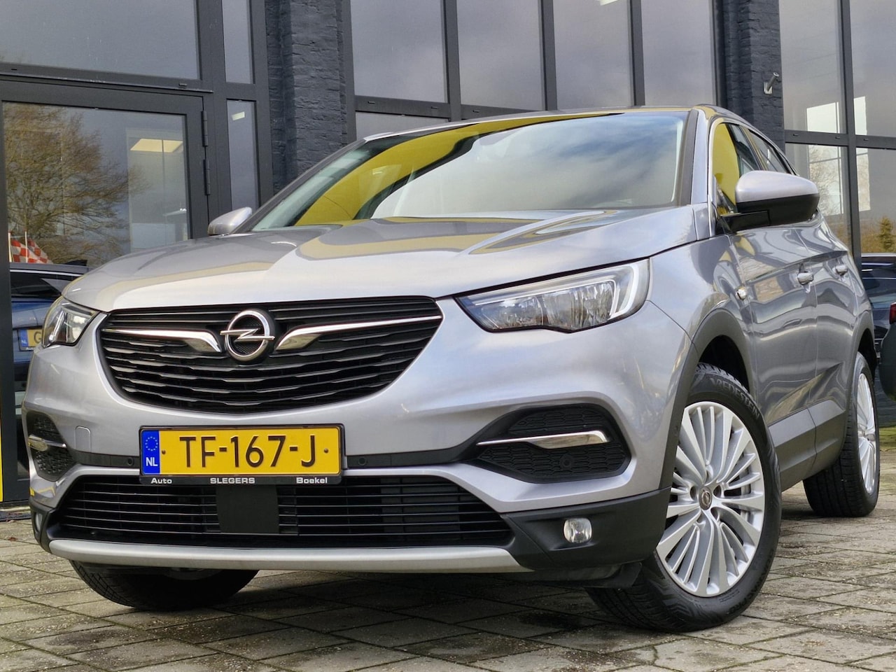 Opel Grandland X - 1.2 Turbo Innovation | Trekhaak | Parkeer Sensoren V + A | Apple Carplay | Android Auto - AutoWereld.nl