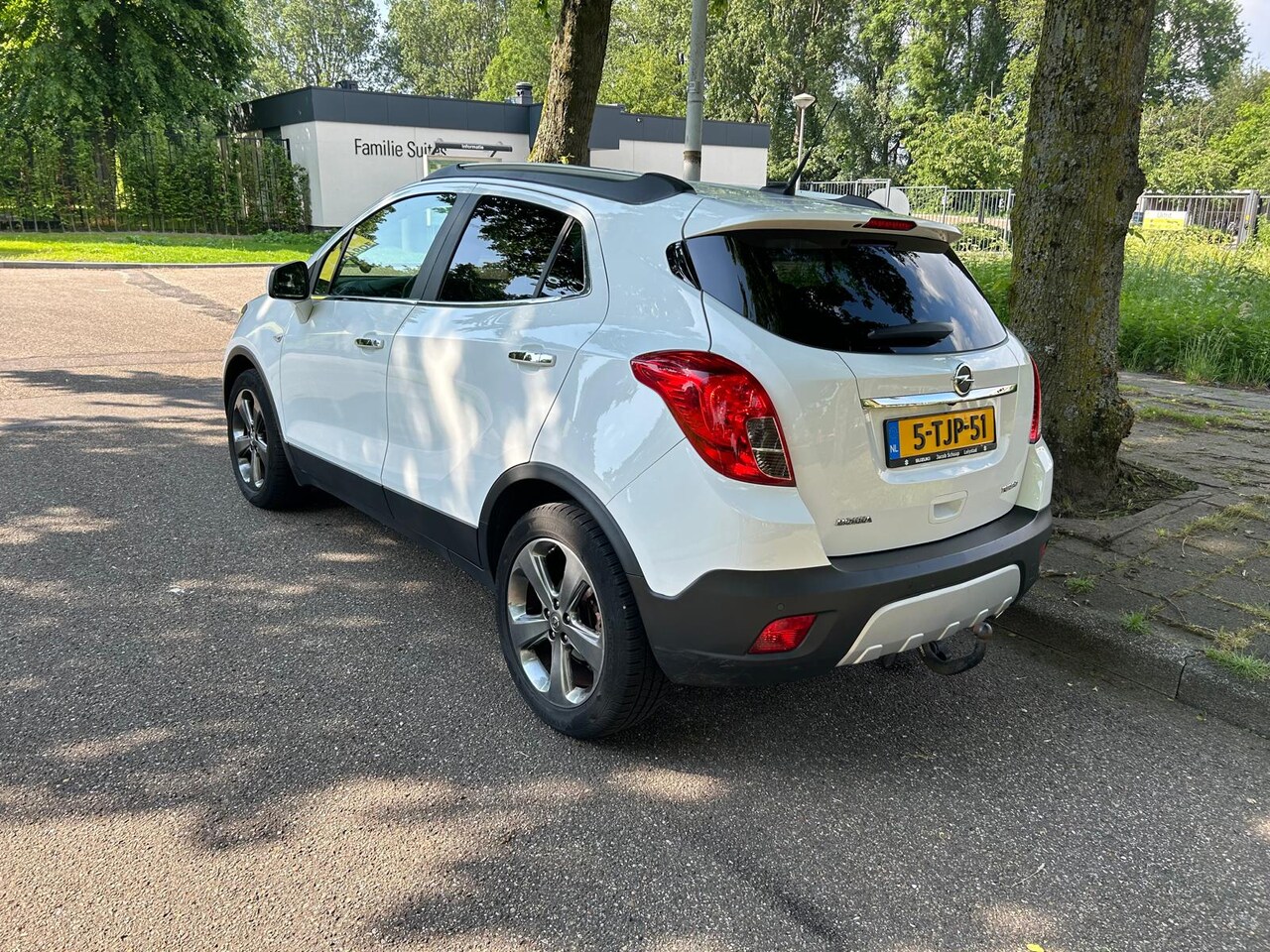 Opel Mokka - 1.4 T Cosmo MOKKA 1.4 TURBO NAVI CAMERA LEDER NAP APK 01-2026 - AutoWereld.nl