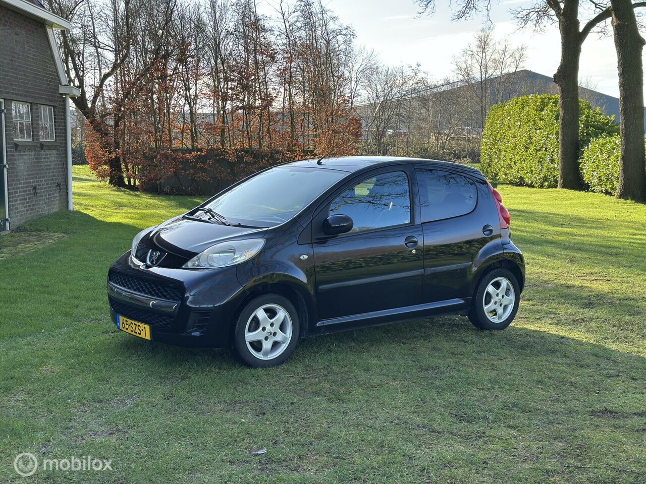 Peugeot 107 - 1.0-12V Black & Silver 1e eig./airco/nw.koppelin - AutoWereld.nl