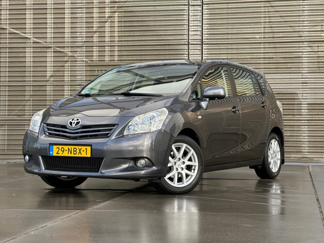 Toyota Verso - 1.8 VVT-I BNS LIM.AIRCO/NAVI/PANODAK/LM VELGEN/AUTOMAAT !! - AutoWereld.nl