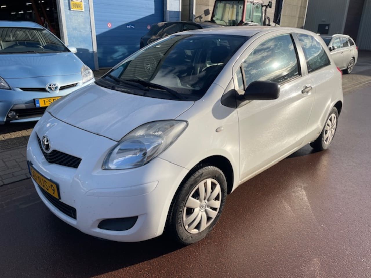 Toyota Yaris - 1.0 VVTi Acces bj. 2010 Stuurbekrachtiging Elek. Ramen Koppeling is matig, APK 24 maart 20 - AutoWereld.nl