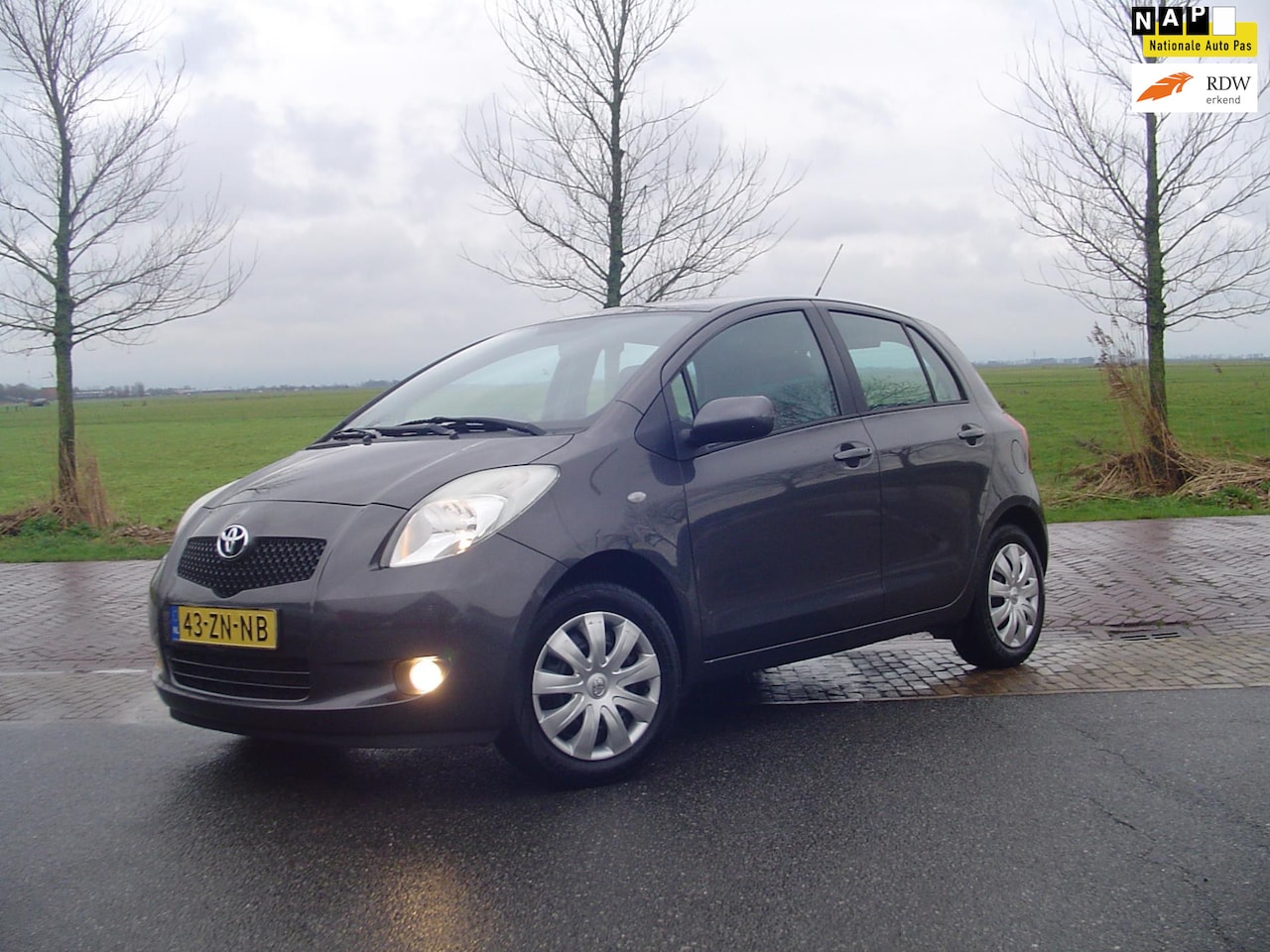 Toyota Yaris - 1.3 VVTi Sol / Airco / Hoge zit / NAP - AutoWereld.nl