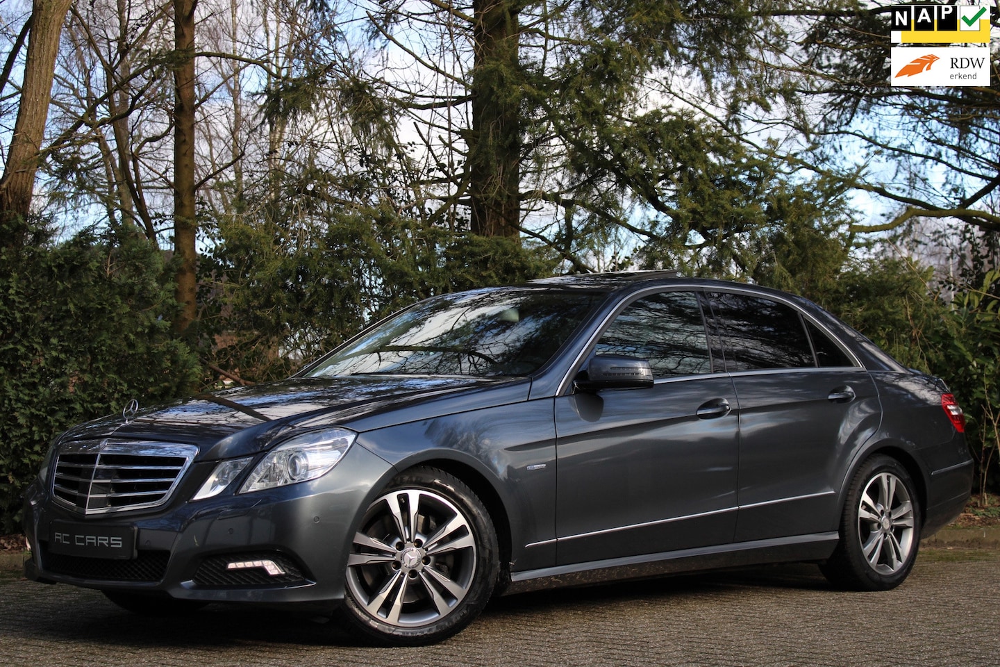 Mercedes-Benz E-klasse - 350 Avantgarde - Youngtimer/Bomvol/292pk! - AutoWereld.nl