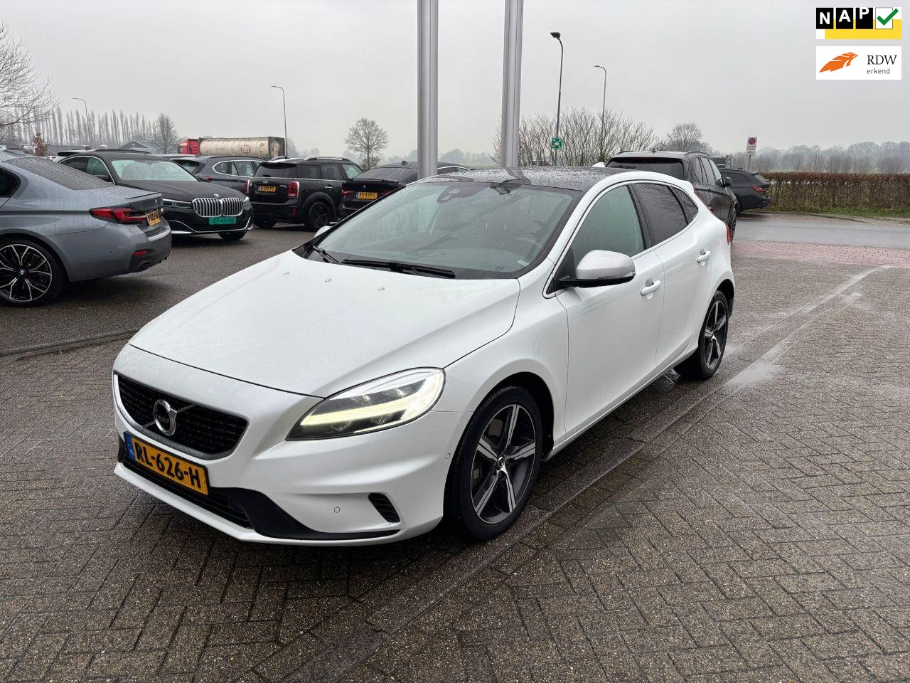 Volvo V40 - 2.0 T4 Business Sport EXPORT - AutoWereld.nl