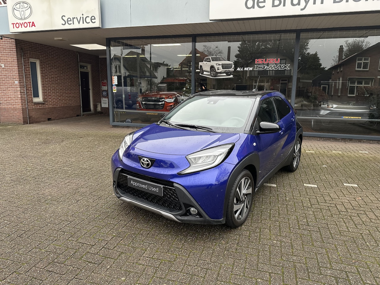 Toyota Aygo X - 1.0 VVT-i MT Premium parkeersensoren voor en achter / stoelverwarming / smartkey met start - AutoWereld.nl