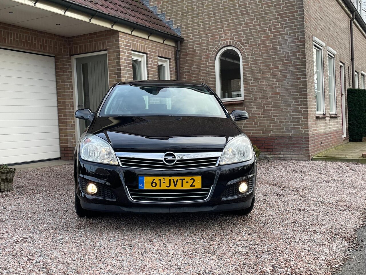 Opel Astra - 1.6 Cosmo stoelverwarming, navigatie, ledere bekleding - AutoWereld.nl