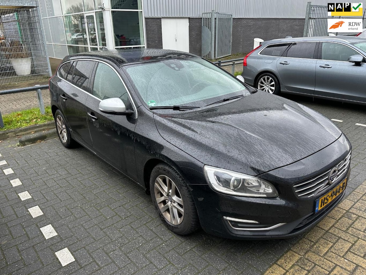 Volvo V60 - 2.0 D3 Summum Business EXPORT - AutoWereld.nl