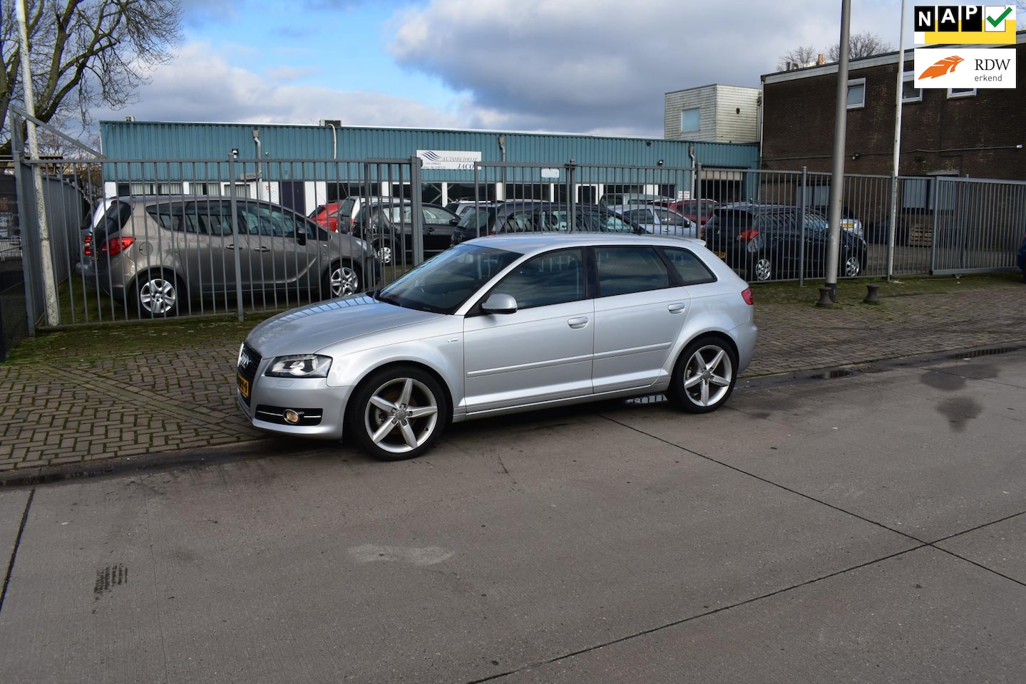 Audi A3 Sportback - 1.4 TFSI Attraction Pro Line Business 1.4 TFSI Attraction Pro Line Business - AutoWereld.nl