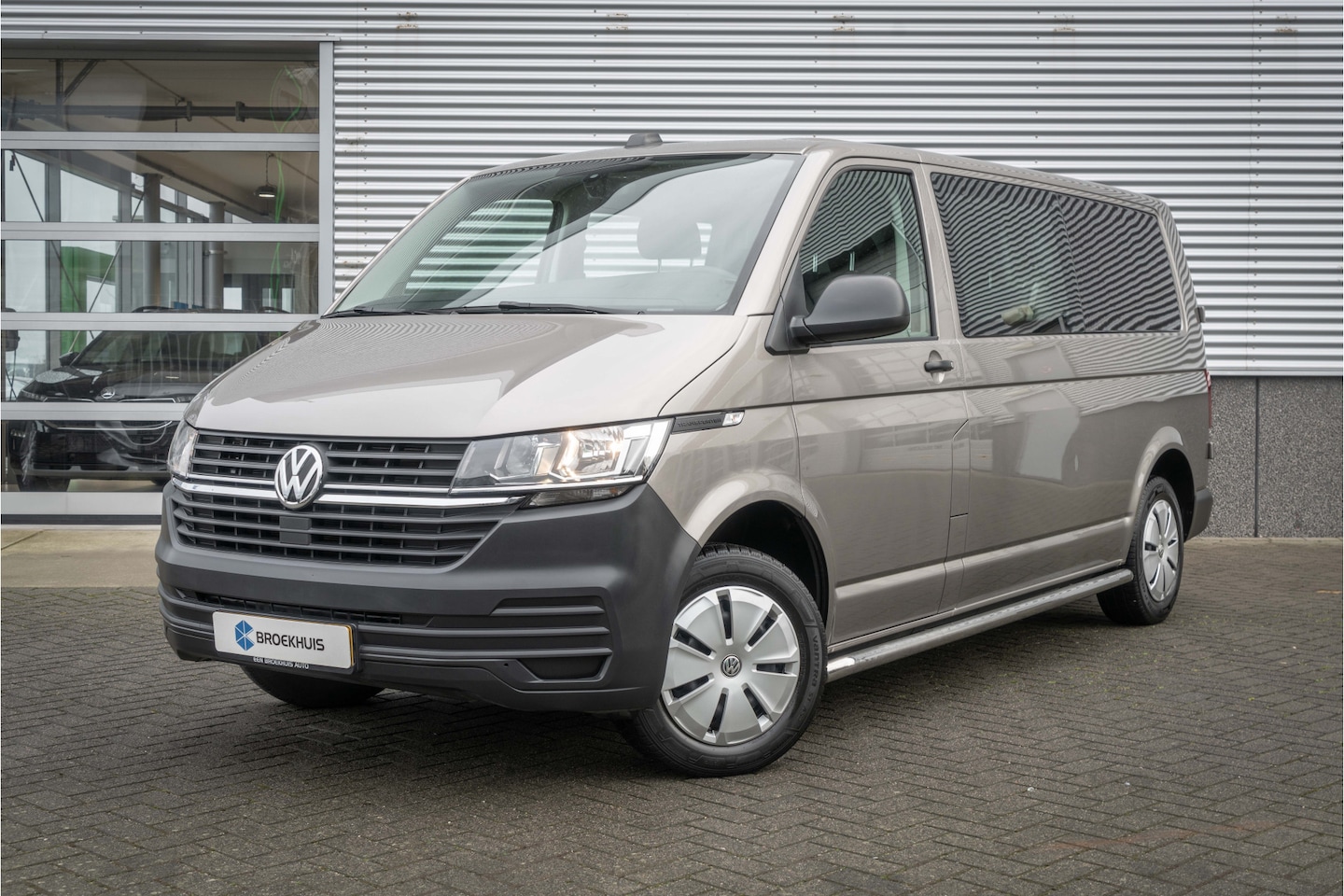 Volkswagen Transporter - 2.0 110Pk | Dubbele Cabine | Trekhaak | Apple Carplay/Android Auto | Cruise Control | - AutoWereld.nl