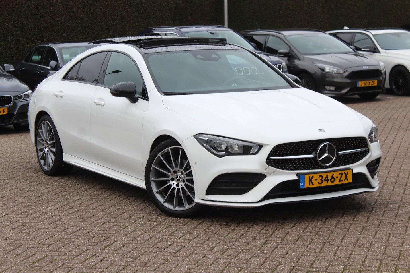 Mercedes-Benz CLA-Klasse - 180 Business Solution AMG / Panoramadak / Camera / 19'' / Sfeerverlichting / Leder&Alcanta - AutoWereld.nl