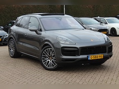 Porsche Cayenne - 3.0 E-Hybrid / Trekhaak / Panoramadak / 360Camera / Head-up / Achterasbesturing / 21'' / S