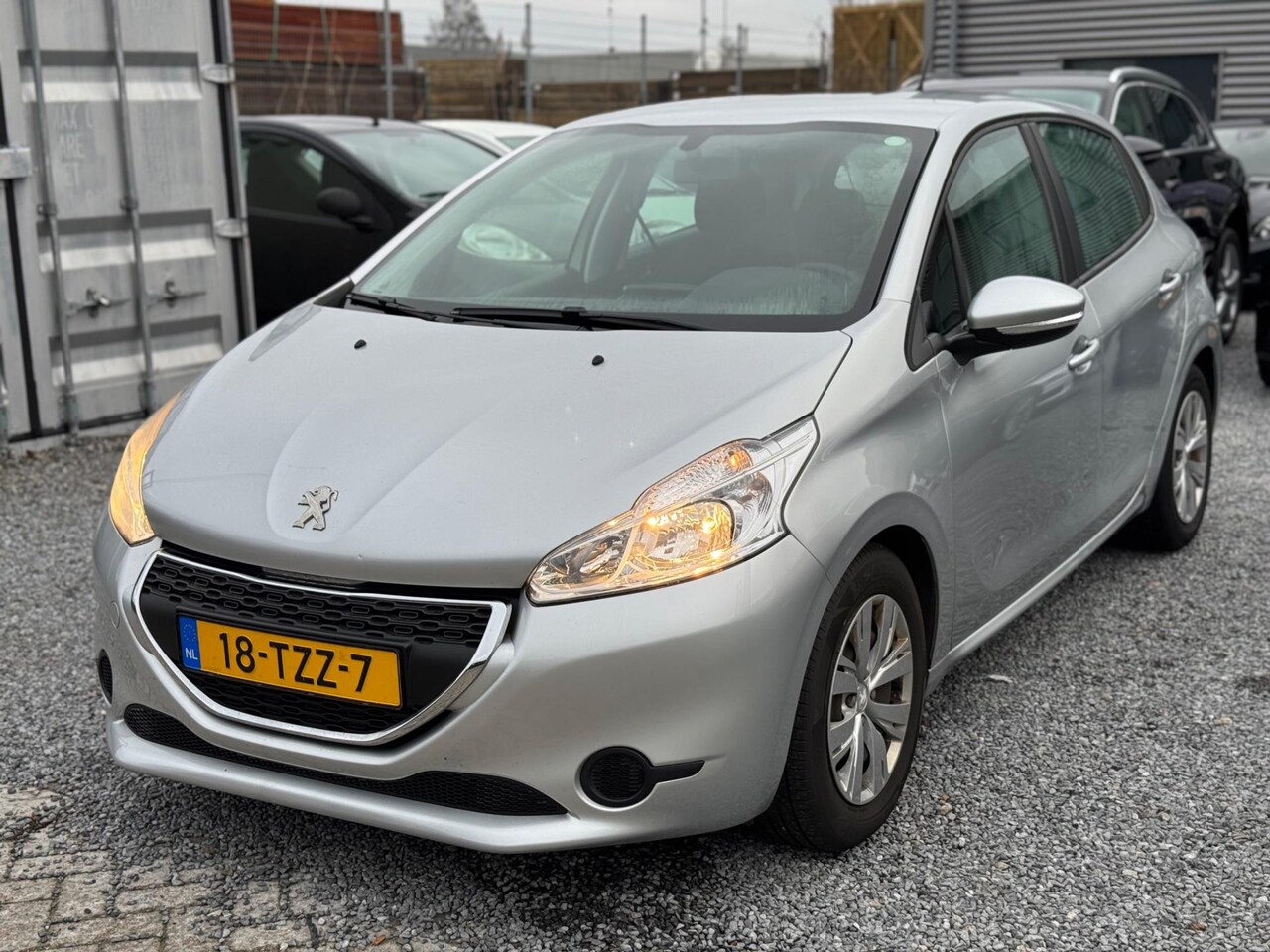 Peugeot 208 - 1.4 VTi Active Navi Airco 5 Deurs - AutoWereld.nl