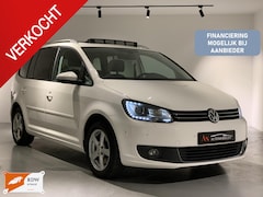 Volkswagen Touran - 1.4 TSI High line 7p. Full option Pano