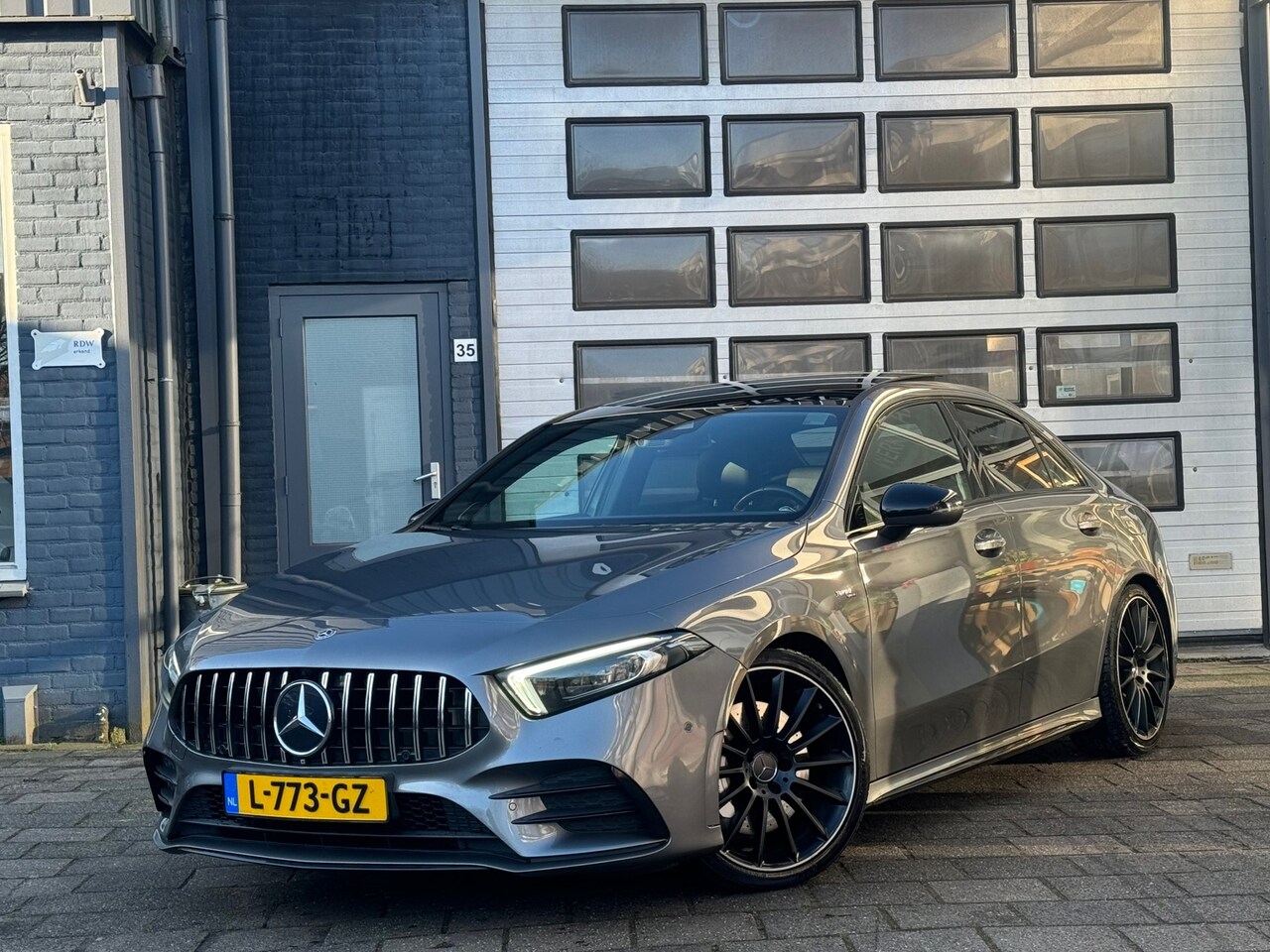 Mercedes-Benz A-klasse - AMG 35 4 MATIC | Pano | Sfeer | Camera - AutoWereld.nl