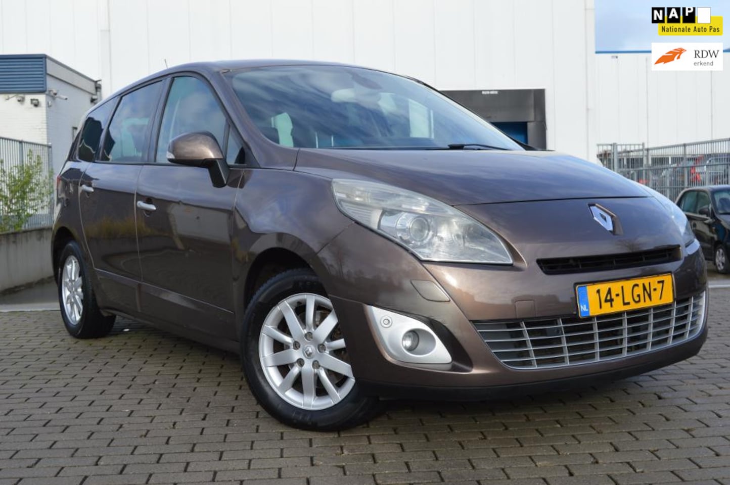 Renault Grand Scénic - 2.0 Privilege AUTOMAAT Leer Xenon VOL! - AutoWereld.nl