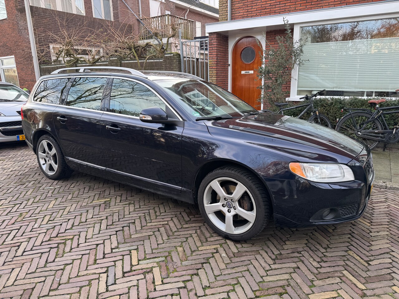 Volvo V70 - 2.5FT Summum Youngtimer, Standkachel, Keyless, R-design verwarmde sportstoelen, stoelverwarming V+A - AutoWereld.nl