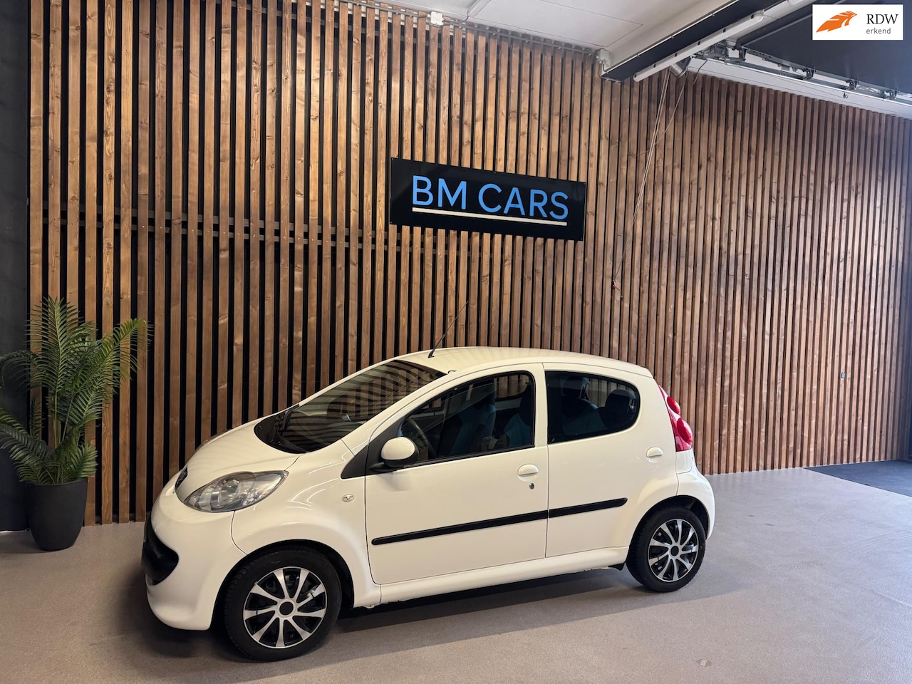 Peugeot 107 - 1.0-12V XR Airco,Toerenteller,5deurs,Nieuwe APK - AutoWereld.nl