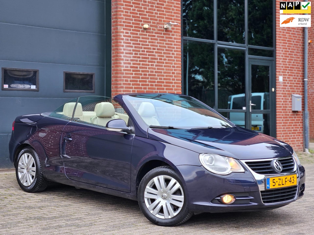 Volkswagen Eos - 2.0-16v FSI Pano|Leder|Stoelver|Navi|Pdc|Full Option - AutoWereld.nl