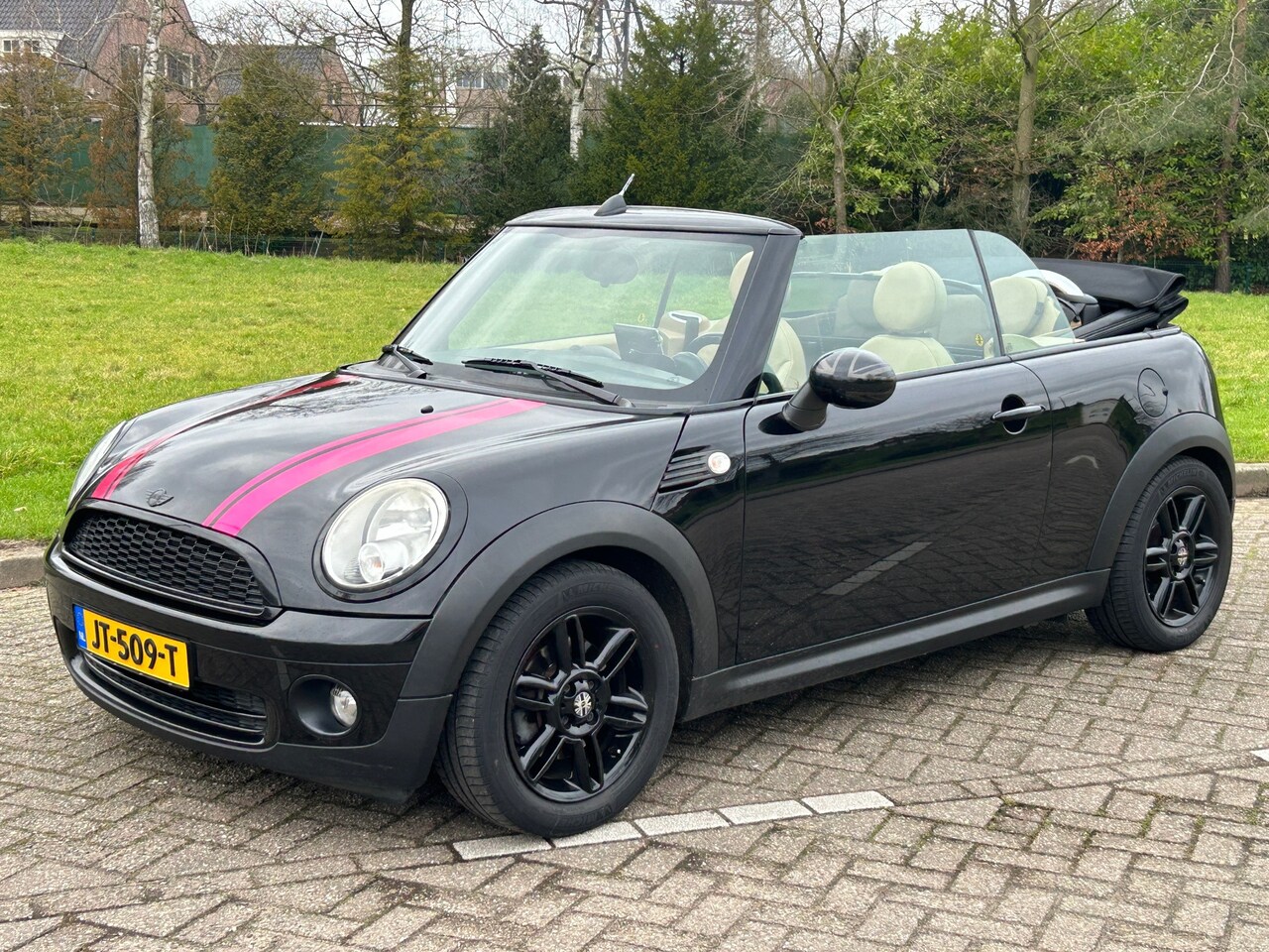 MINI Cabrio - Mini 1.6 Cooper Chili 2009 leer! PDC! Stoelverwarming! 6-bak! Sportieve auto! - AutoWereld.nl