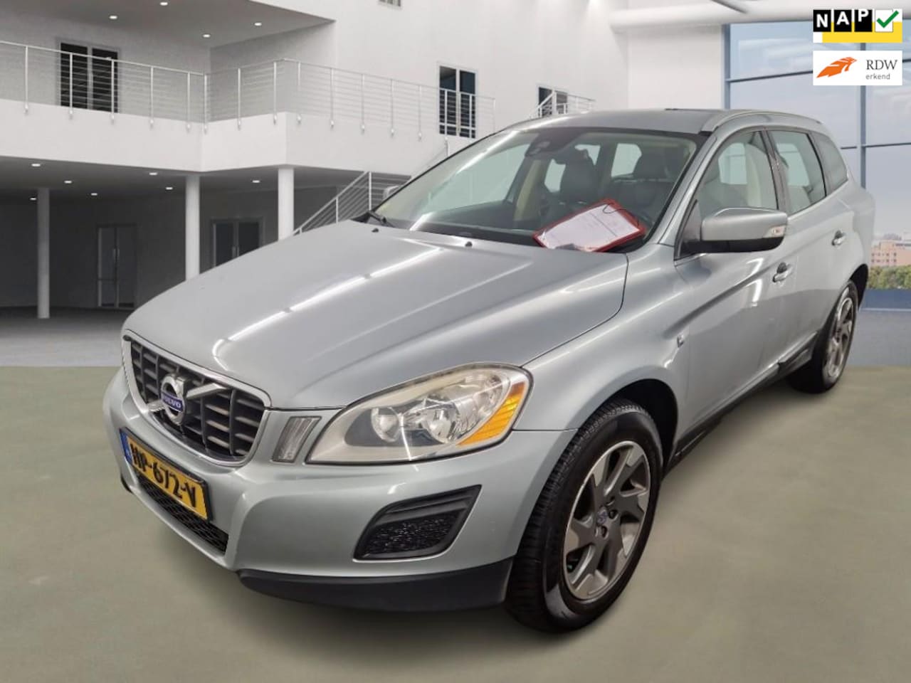 Volvo XC60 - 2.4 D5 AWD Momentum EXPORT - AutoWereld.nl