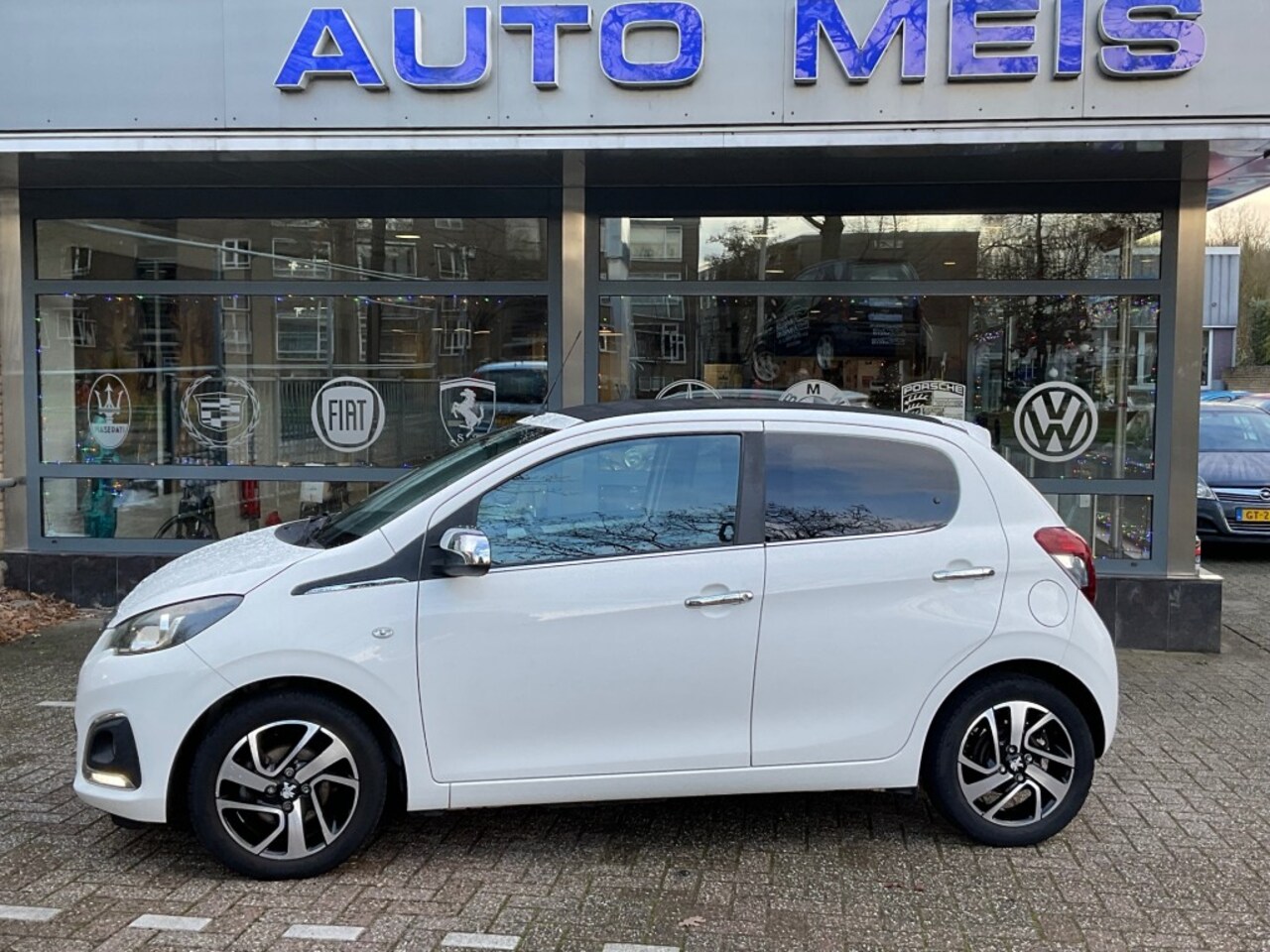 Peugeot 108 - 1.0 E-VTI PREM. TOP - AutoWereld.nl