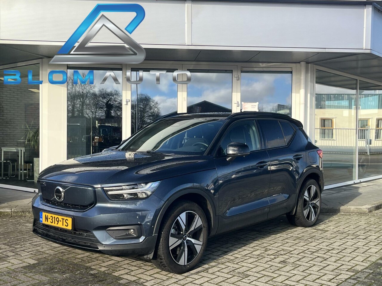 Volvo XC40 - Recharge P8 AWD 408PK MEMORY PANO+TREKH+360+H&K - AutoWereld.nl