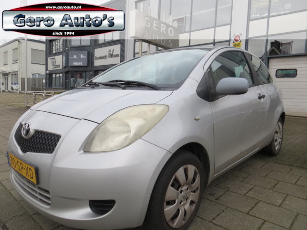 Toyota Yaris - 1.3 VVTi Terra 3 drs Geen airco !! nl auto 112 dkm - AutoWereld.nl