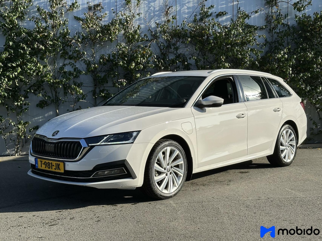 Skoda Octavia Combi - 1.4 TSI iV PHEV Business Edition Plus | 1.4 TSI iV PHEV | Business Edition Plus | Massagestoel | - AutoWereld.nl