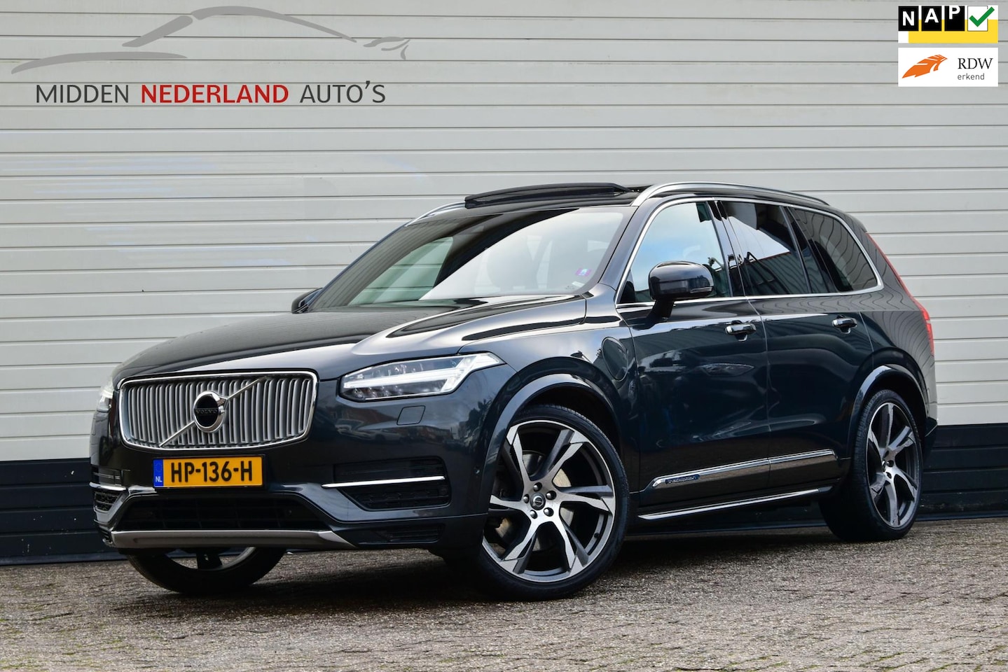 Volvo XC90 - 2.0 T8 Twin Engine AWD Inscription * DEALER ONDERHOUDEN * HEAD UP * PANO * 22 INCH * NAP P - AutoWereld.nl