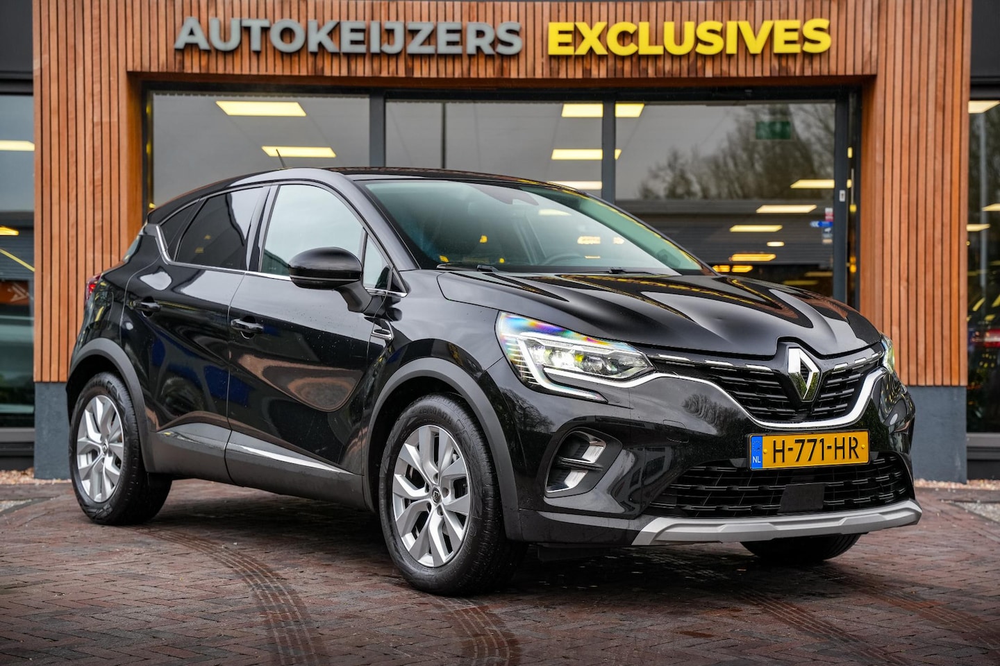 Renault Captur - 1.3 TCe 130 Intens Keyless Lane Assist Navigatie PDC 17''LM - AutoWereld.nl