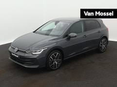 Volkswagen Golf - 1.5 eTSI Oranje Edition Stoelverwarming - Parkeersensoren voor en achter - Apple carplay /