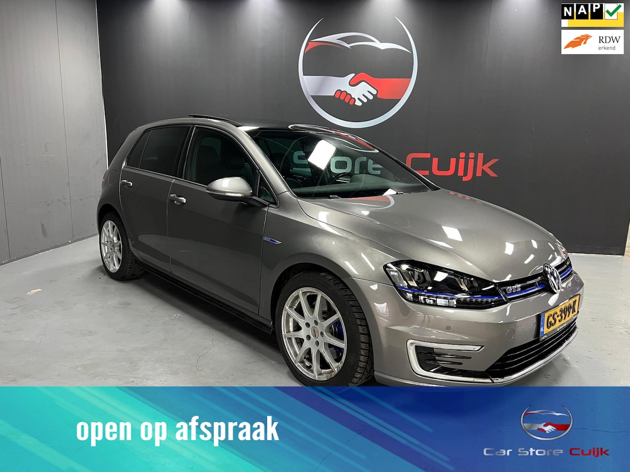 Volkswagen Golf - 1.4 GTE | PANO | NAP | Leren stoelen - AutoWereld.nl