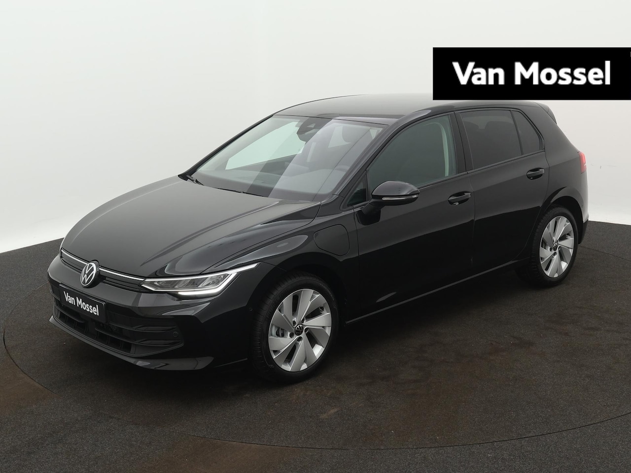 Volkswagen Golf - 1.5 eHybrid Life Edition 204 PK | Lichtmetaal 17'' | Achteruitrijcamera | Climate control - AutoWereld.nl