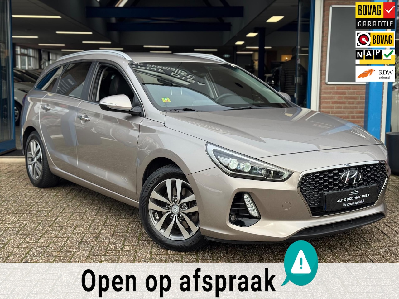 Hyundai i30 Wagon - 1.4 T-GDI Premium 2017 AUT NAVI CLIMA Trek - AutoWereld.nl